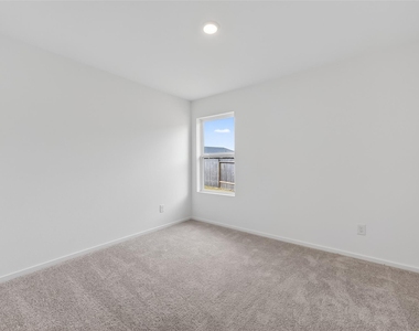 216 Amy Street - Photo Thumbnail 27