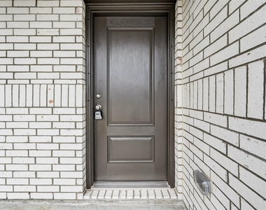 216 Amy Street - Photo Thumbnail 4