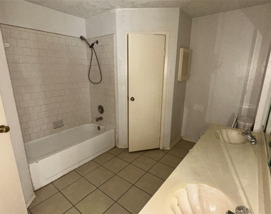 6939 Greenyard Drive - Photo Thumbnail 7