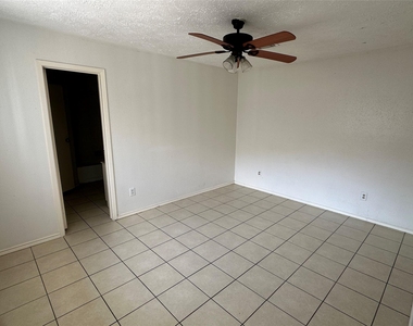 6939 Greenyard Drive - Photo Thumbnail 6