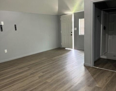 4049 Lucille Street - Photo Thumbnail 1