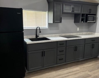 4049 Lucille Street - Photo Thumbnail 5