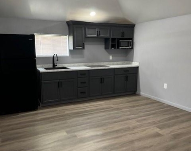 4049 Lucille Street - Photo Thumbnail 4