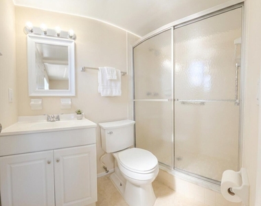 3150 N Harbor City Boulevard - Photo Thumbnail 5
