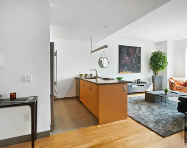 Spruce Street - Photo Thumbnail 10