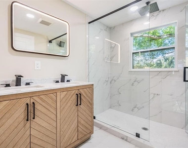 1104 S Lois Avenue - Photo Thumbnail 20