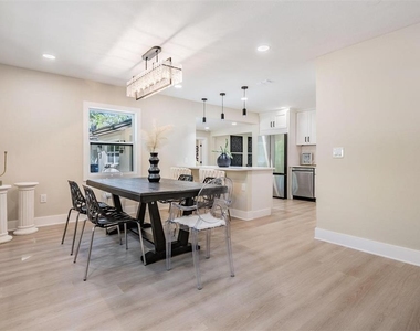 1104 S Lois Avenue - Photo Thumbnail 5