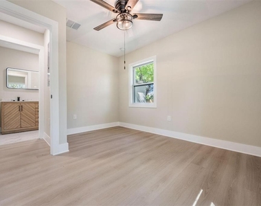 1104 S Lois Avenue - Photo Thumbnail 17