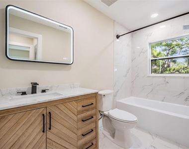 1104 S Lois Avenue - Photo Thumbnail 18