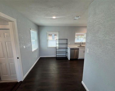 3600 Alabama Avenue Ne - Photo Thumbnail 10