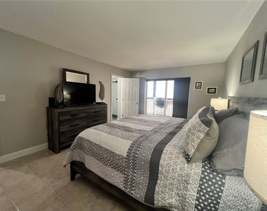 1270 Gulf Boulevard - Photo Thumbnail 10