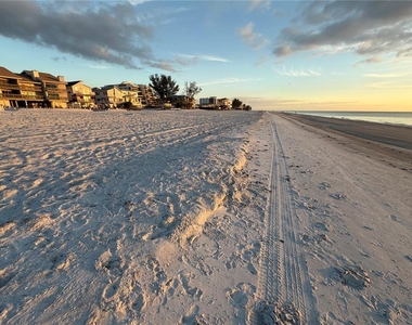 1270 Gulf Boulevard - Photo Thumbnail 20