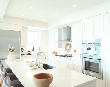 2910 W Barcelona Street - Photo Thumbnail 10