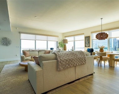 2910 W Barcelona Street - Photo Thumbnail 2
