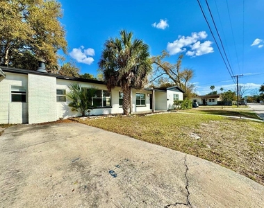 1101 46th Street N - Photo Thumbnail 2