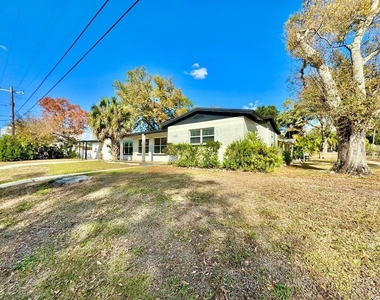 1101 46th Street N - Photo Thumbnail 1
