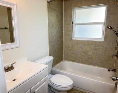 1432 Lotus Path - Photo Thumbnail 11
