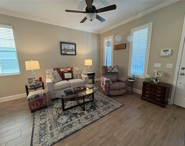 103 Cutlass Way - Photo Thumbnail 5