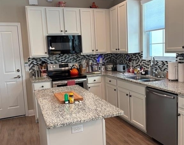 103 Cutlass Way - Photo Thumbnail 10