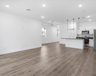 1535 13th Street S - Photo Thumbnail 5