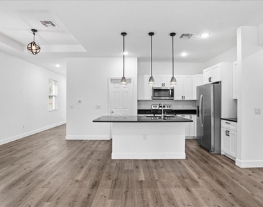 1535 13th Street S - Photo Thumbnail 6