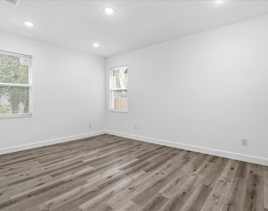 1535 13th Street S - Photo Thumbnail 12