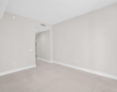 275 1st Avenue S - Photo Thumbnail 44