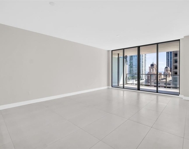 275 1st Avenue S - Photo Thumbnail 22