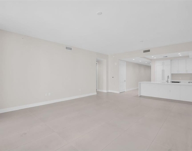 275 1st Avenue S - Photo Thumbnail 12