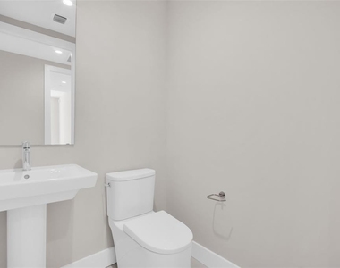 275 1st Avenue S - Photo Thumbnail 27