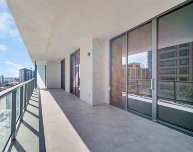 275 1st Avenue S - Photo Thumbnail 16