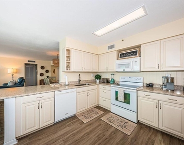 6291 Bahia Del Mar Circle - Photo Thumbnail 5