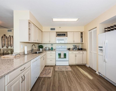 6291 Bahia Del Mar Circle - Photo Thumbnail 4