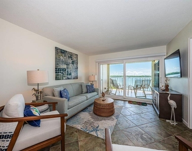 6291 Bahia Del Mar Circle - Photo Thumbnail 3