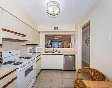 6294 Bahia Del Mar Circle - Photo Thumbnail 6