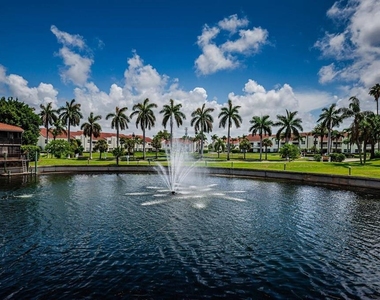 6294 Bahia Del Mar Circle - Photo Thumbnail 17