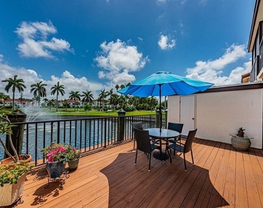 6294 Bahia Del Mar Circle - Photo Thumbnail 18
