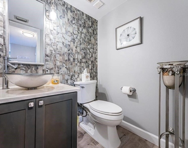 6295 Bahia Del Mar Circle - Photo Thumbnail 13