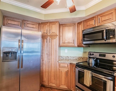 6295 Bahia Del Mar Circle - Photo Thumbnail 2