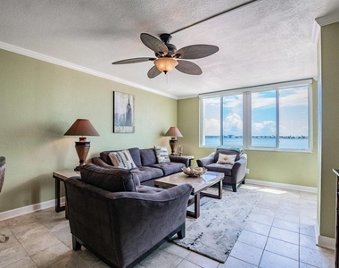 6295 Bahia Del Mar Circle - Photo Thumbnail 5