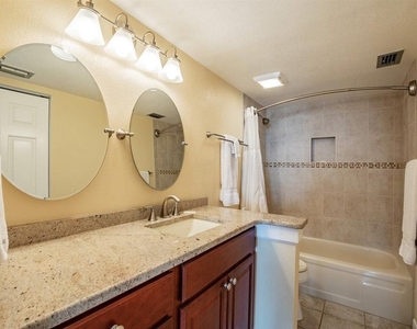 6295 Bahia Del Mar Circle - Photo Thumbnail 10