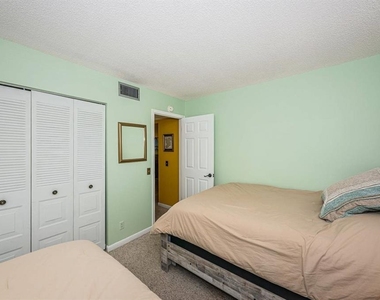 6273 Bahia Del Mar Boulevard - Photo Thumbnail 10
