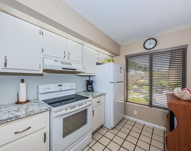 6273 Bahia Del Mar Boulevard - Photo Thumbnail 8