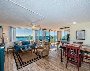 6357 Bahia Del Mar Boulevard - Photo Thumbnail 10