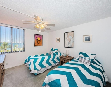 6357 Bahia Del Mar Boulevard - Photo Thumbnail 13