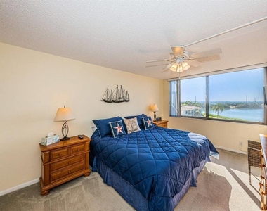 6357 Bahia Del Mar Boulevard - Photo Thumbnail 12