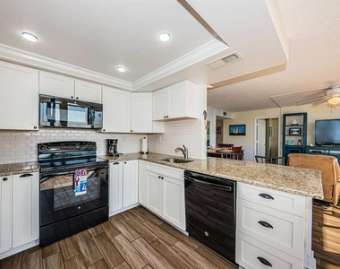 6357 Bahia Del Mar Boulevard - Photo Thumbnail 8