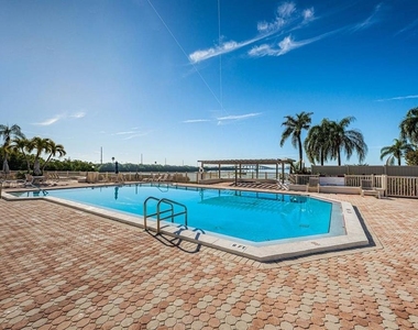 6365 Bahia Del Mar Boulevard - Photo Thumbnail 20