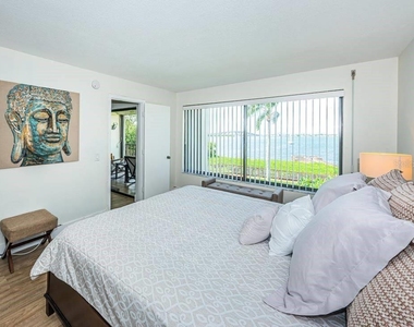 6365 Bahia Del Mar Boulevard - Photo Thumbnail 9