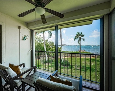6365 Bahia Del Mar Boulevard - Photo Thumbnail 3